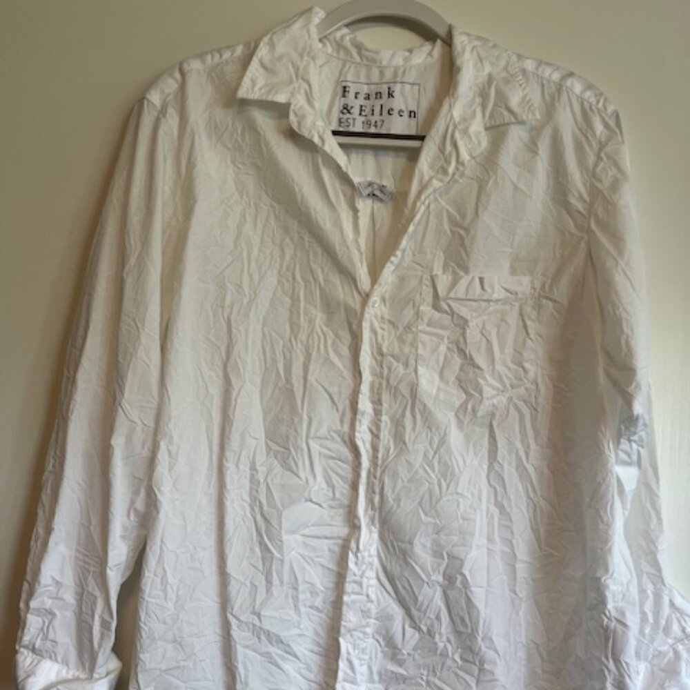 Frank and Eileen Woman's "Signature Crinkle" - Joedy Button Down - Size Large